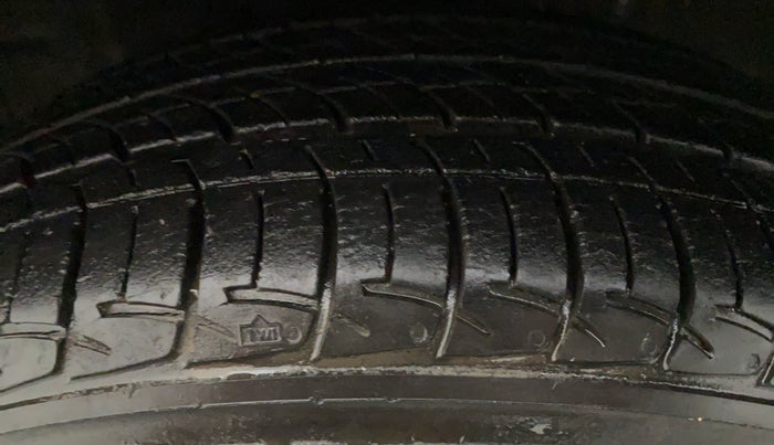 2012 Toyota Etios Liva G, Petrol, Manual, 20,432 km, Left Rear Tyre Tread