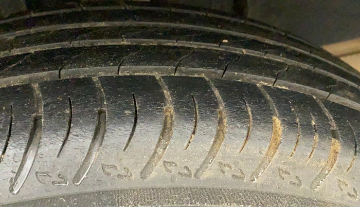 2021 Nissan MAGNITE XE, Petrol, Manual, 21,056 km, Left Rear Tyre Tread