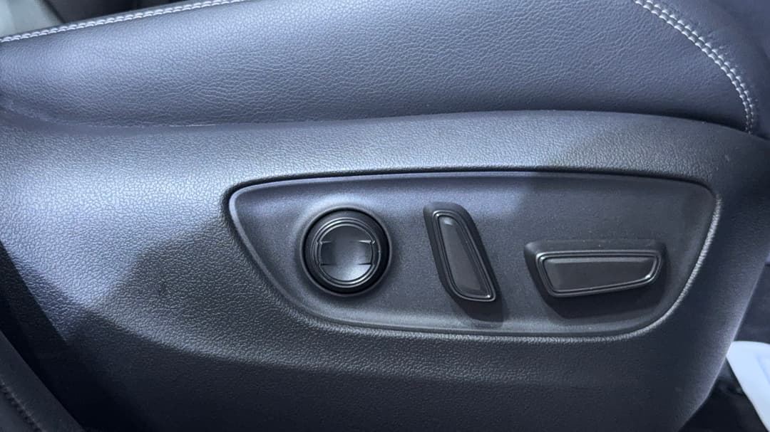 2020 Toyota RAV4 Cruiser (AWD) Hybrid, Automatic, 26158 km, Drivers Side Adjustment Panel