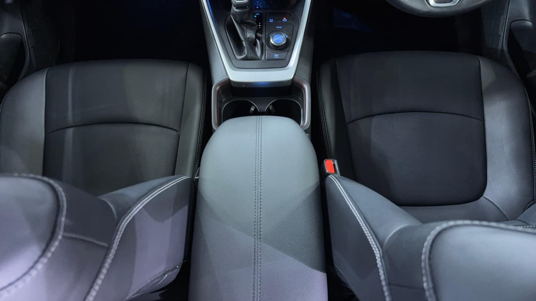2020 Toyota RAV4 Cruiser (AWD) Hybrid, Automatic, 26158 km, Center Console