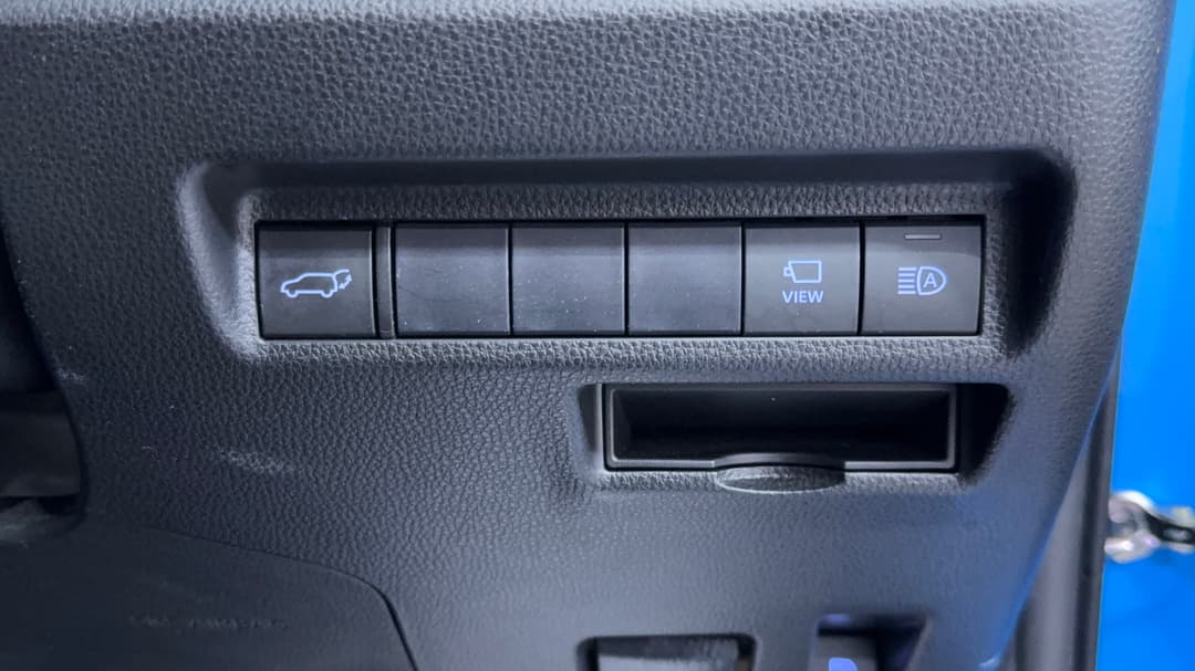 2020 Toyota RAV4 Cruiser (AWD) Hybrid, Automatic, 26158 km, Utility Switches/Buttons