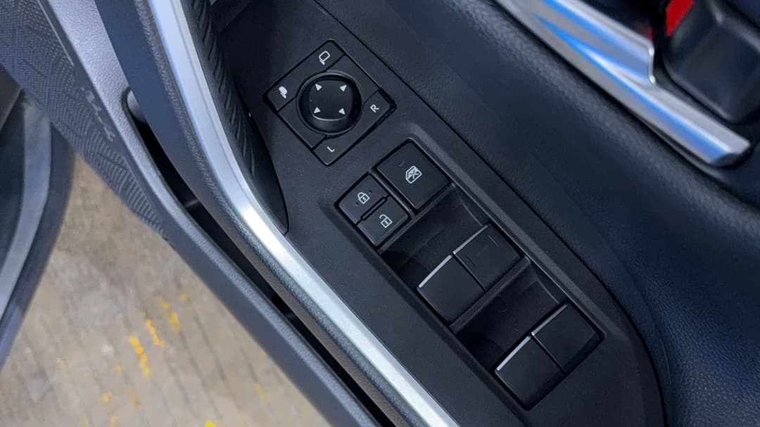 2020 Toyota RAV4 Cruiser (AWD) Hybrid, Automatic, 26158 km, Drivers Side Door Panel Controls