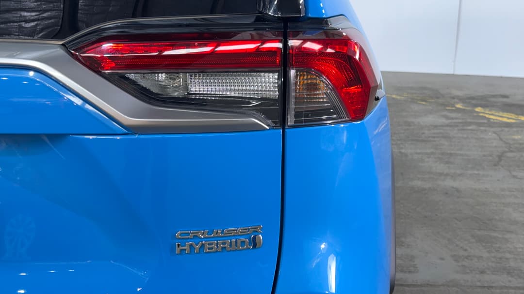 2020 Toyota RAV4 Cruiser (AWD) Hybrid, Automatic, 26158 km, Badge (Boot Right Side)