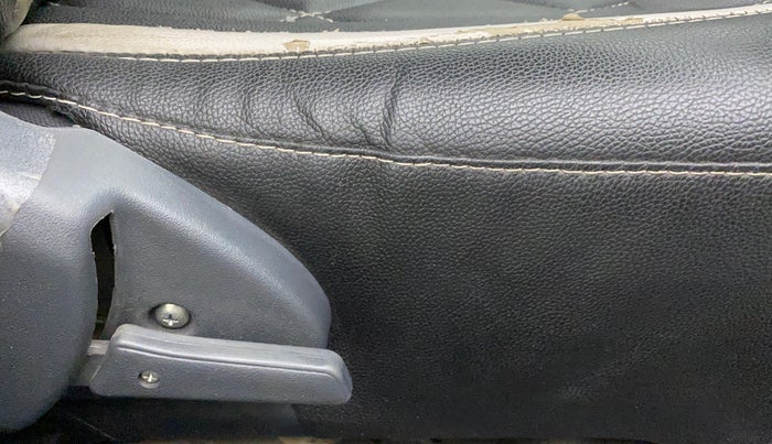 2018 Maruti Alto 800 VXI, Petrol, Manual, 28,060 km, Driver Side Adjustment Panel