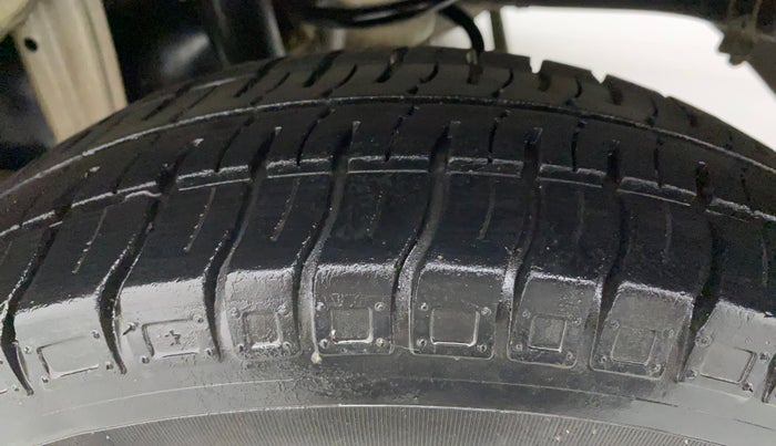 2018 Maruti Alto 800 VXI, Petrol, Manual, 28,060 km, Left Rear Tyre Tread