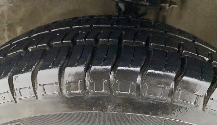 2018 Maruti Alto 800 VXI, Petrol, Manual, 28,060 km, Left Front Tyre Tread