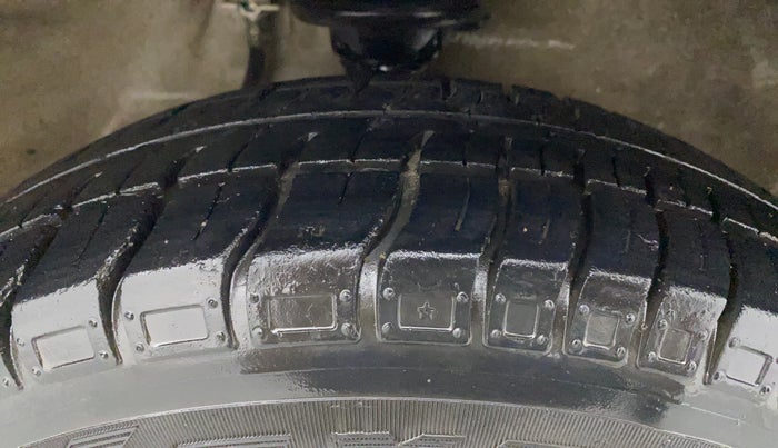 2018 Maruti Alto 800 VXI, Petrol, Manual, 28,060 km, Right Front Tyre Tread