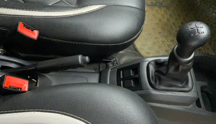 2018 Maruti Alto 800 VXI, Petrol, Manual, 28,060 km, Gear Lever