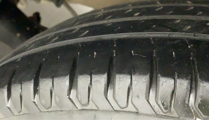 2019 Maruti Swift VXI, Petrol, Manual, 63,320 km, Left Rear Tyre Tread