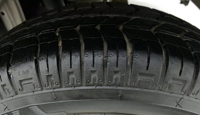 2018 Maruti Alto 800 LXI, Petrol, Manual, 9,831 km, Left Rear Tyre Tread