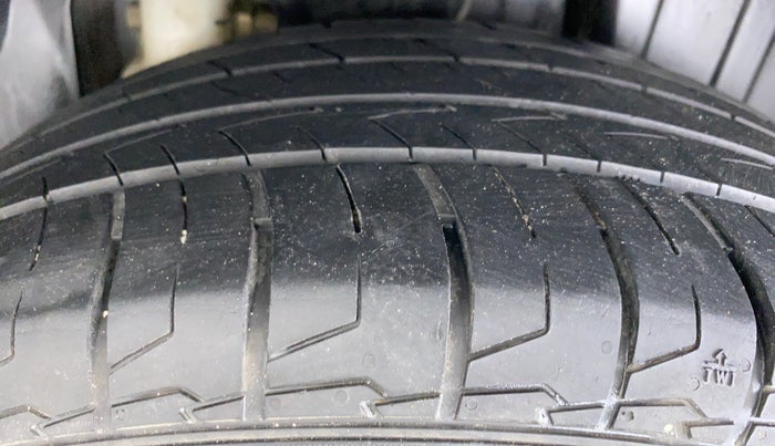 2019 Mahindra XUV300 W8(O), Diesel, Manual, 68,515 km, Left Rear Tyre Tread