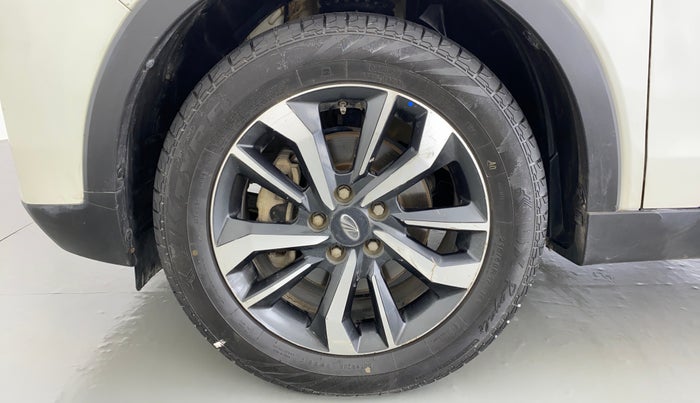 2019 Mahindra XUV300 W8(O), Diesel, Manual, 68,515 km, Left Front Wheel