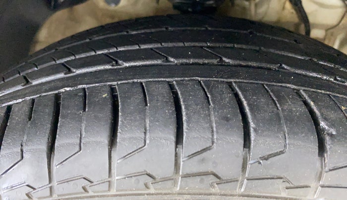 2019 Mahindra XUV300 W8(O), Diesel, Manual, 68,515 km, Right Front Tyre Tread