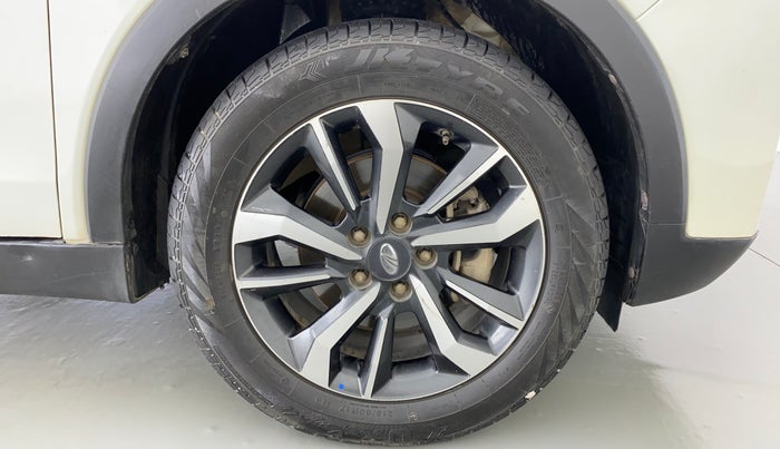 2019 Mahindra XUV300 W8(O), Diesel, Manual, 68,515 km, Right Front Wheel