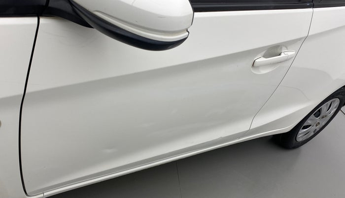 2014 Honda Brio 1.2 S MT I VTEC, Petrol, Manual, 35,605 km, Front passenger door - Minor scratches