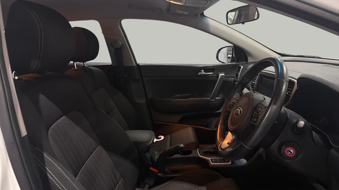 2017 Kia Sportage Si (FWD), Automatic, 120522 km, Right Side Front Door Cabin View