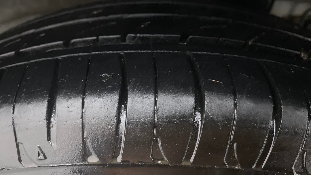 Left Rear Tyre Tread