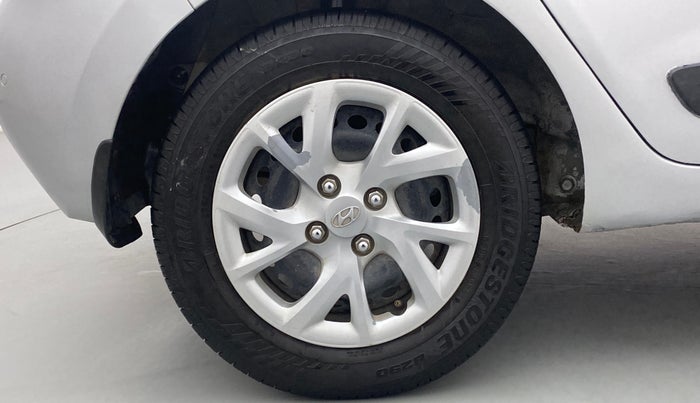 2017 Hyundai Grand i10 SPORTZ (O) 1.2 KAPPA VTVT, Petrol, Manual, 51,971 km, Right Rear Wheel