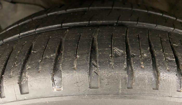 2015 Honda City VX MT PETROL, Petrol, Manual, 61,656 km, Left Front Tyre Tread
