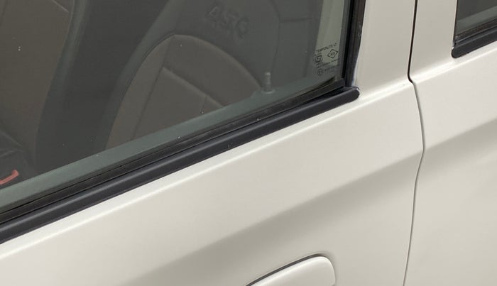 2013 Maruti Alto 800 LXI CNG, CNG, Manual, 97,490 km, Front passenger door - Weather strip has minor damage