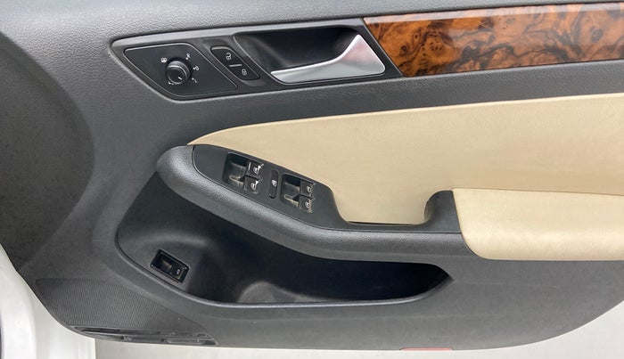 2015 Volkswagen Jetta HIGHLINE TDI AT, Diesel, Automatic, 97,503 km, Driver Side Door Panels Control