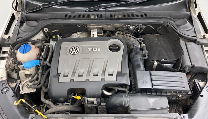 2015 Volkswagen Jetta HIGHLINE TDI AT, Diesel, Automatic, 97,503 km, Engine Bonet View