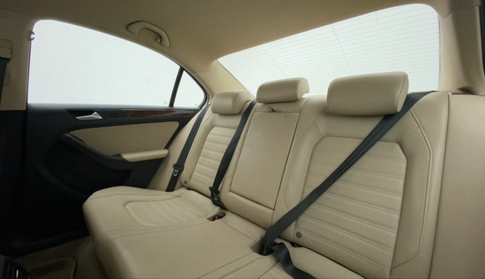 2015 Volkswagen Jetta HIGHLINE TDI AT, Diesel, Automatic, 97,503 km, Right Side Rear Door Cabin View