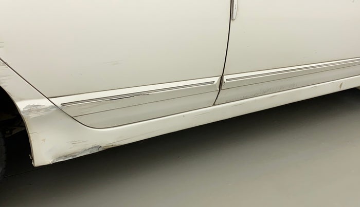 2010 Honda Civic 1.8L I-VTEC V MT, Petrol, Manual, 77,754 km, Right running board - Paint has minor damage