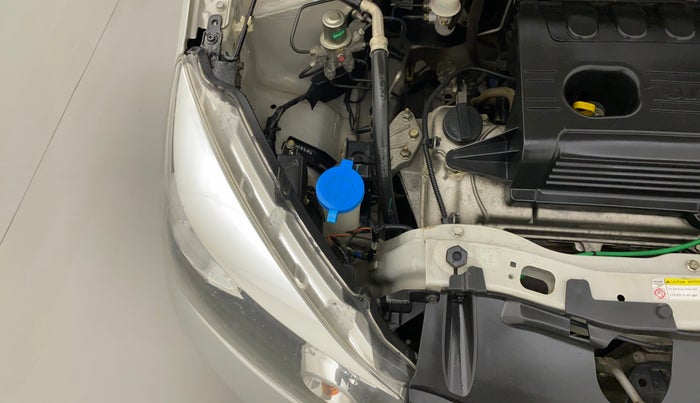 2016 Maruti Celerio VXI, Petrol, Manual, 59,472 km, Right headlight - Clamp has minor damage