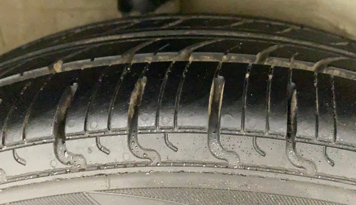 2016 Maruti Celerio VXI, Petrol, Manual, 59,472 km, Right Rear Tyre Tread