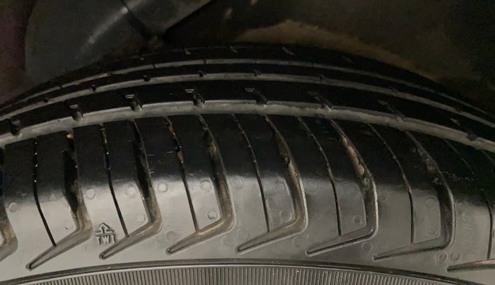 2015 Hyundai i10 MAGNA 1.1, Petrol, Manual, 41,995 km, Left Rear Tyre Tread