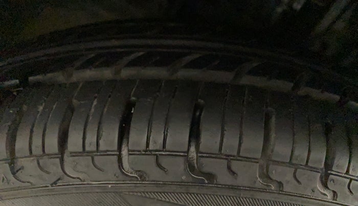 2017 Datsun Redi Go T, Petrol, Manual, 7,946 km, Right Rear Tyre Tread