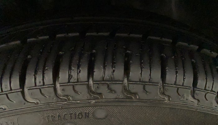 2017 Datsun Redi Go T, Petrol, Manual, 7,946 km, Left Front Tyre Tread