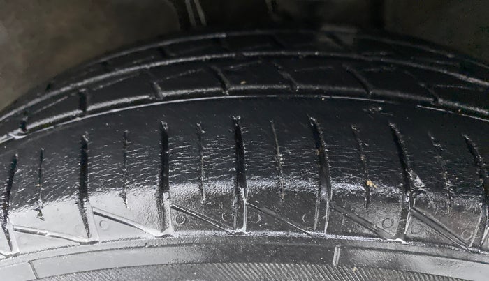 2019 Maruti Alto LXI, Petrol, Manual, 23,530 km, Left Front Tyre Tread