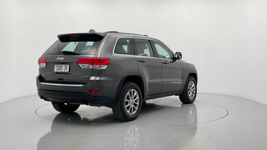 Right Back Diagonal (45- Degree) View