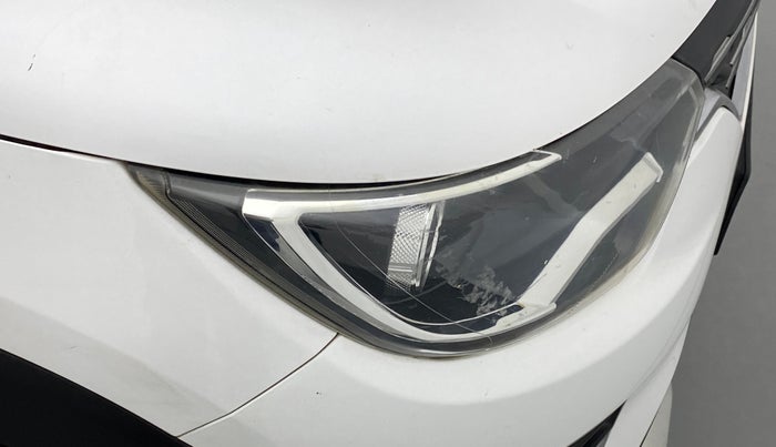 2019 Renault TRIBER RXZ, CNG, Manual, 52,229 km, Right headlight - Minor scratches