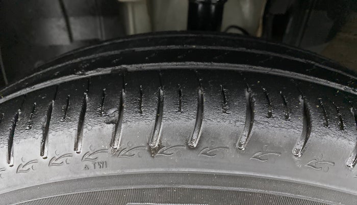 2019 Renault TRIBER RXZ, CNG, Manual, 52,229 km, Left Front Tyre Tread