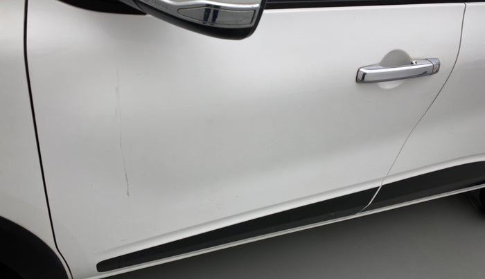 2019 Renault TRIBER RXZ, CNG, Manual, 52,229 km, Front passenger door - Slightly dented