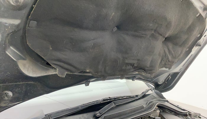 2018 Skoda Rapid 1.5 TDI CR ACTIVE, Diesel, Manual, 89,742 km, Bonnet (hood) - Insulation cover has minor damage
