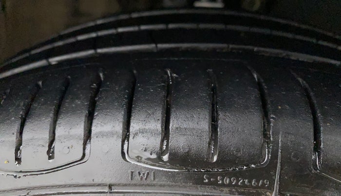 2018 Skoda Rapid 1.5 TDI CR ACTIVE, Diesel, Manual, 89,742 km, Right Front Tyre Tread