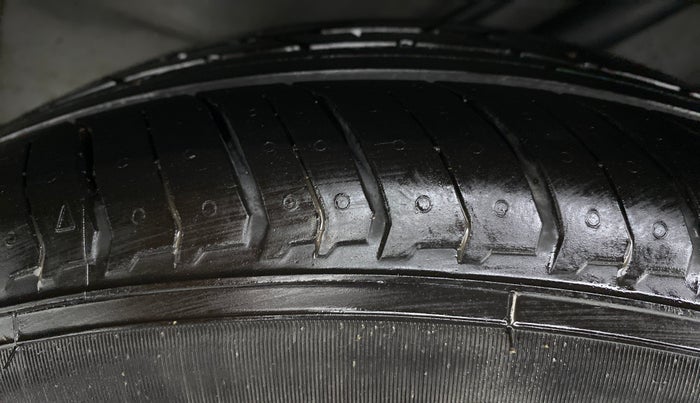 2017 Honda BR-V 1.5 i- DTEC S, Diesel, Manual, 1,34,813 km, Left Rear Tyre Tread