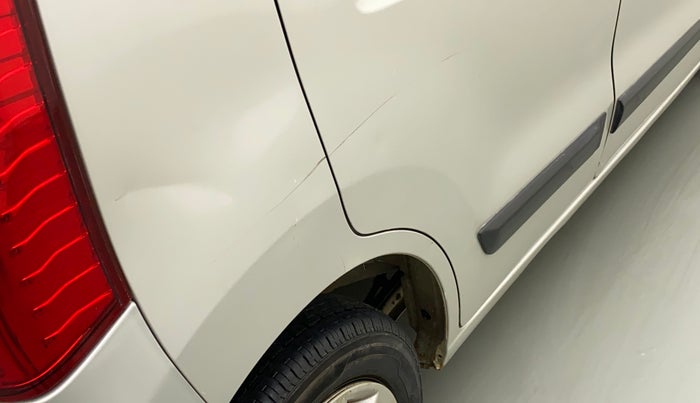 2017 Maruti Wagon R 1.0 LXI CNG, CNG, Manual, 45,186 km, Right quarter panel - Slightly dented