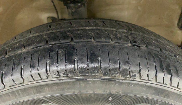 2017 Maruti Wagon R 1.0 LXI CNG, CNG, Manual, 45,186 km, Right Front Tyre Tread
