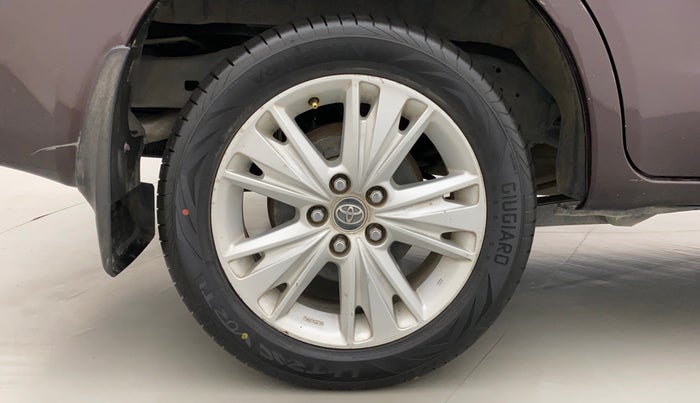 2016 Toyota Innova Crysta 2.8 ZX AT 7 STR, Diesel, Automatic, 61,660 km, Right Rear Wheel