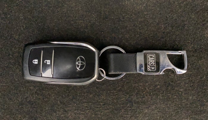 2016 Toyota Innova Crysta 2.8 ZX AT 7 STR, Diesel, Automatic, 61,660 km, Key Close Up