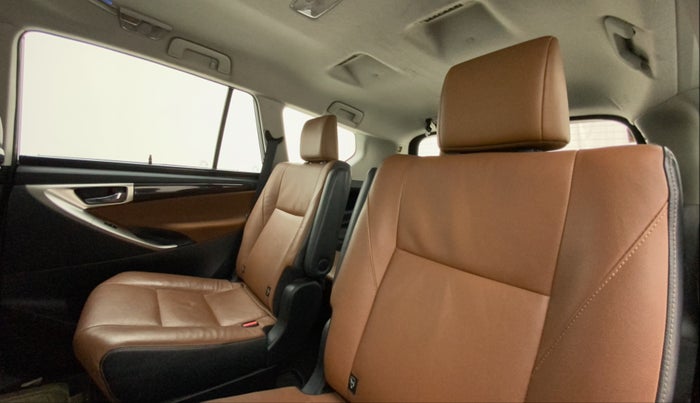 2016 Toyota Innova Crysta 2.8 ZX AT 7 STR, Diesel, Automatic, 61,660 km, Right Side Rear Door Cabin