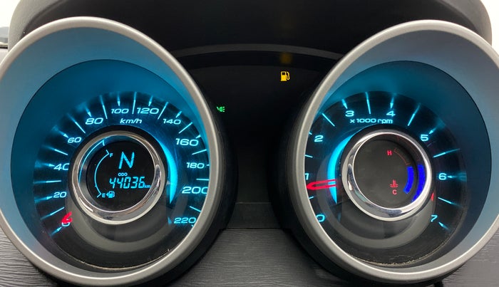 2017 Mahindra XUV500 W8 FWD, Diesel, Manual, 44,073 km, Odometer Image