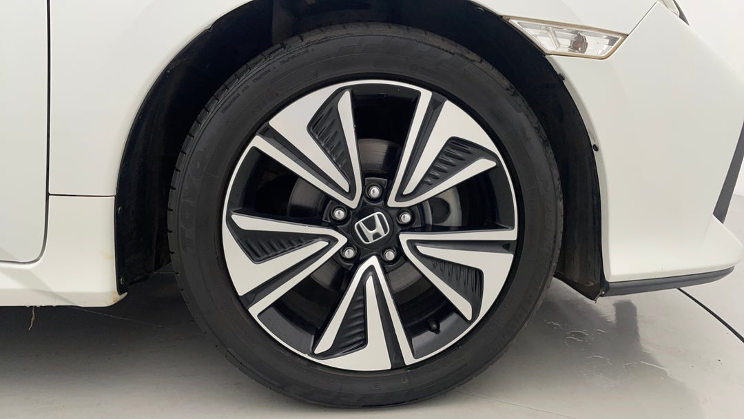2017 Honda Civic Vti-l, Automatic, 88168 km, Right Front Wheel