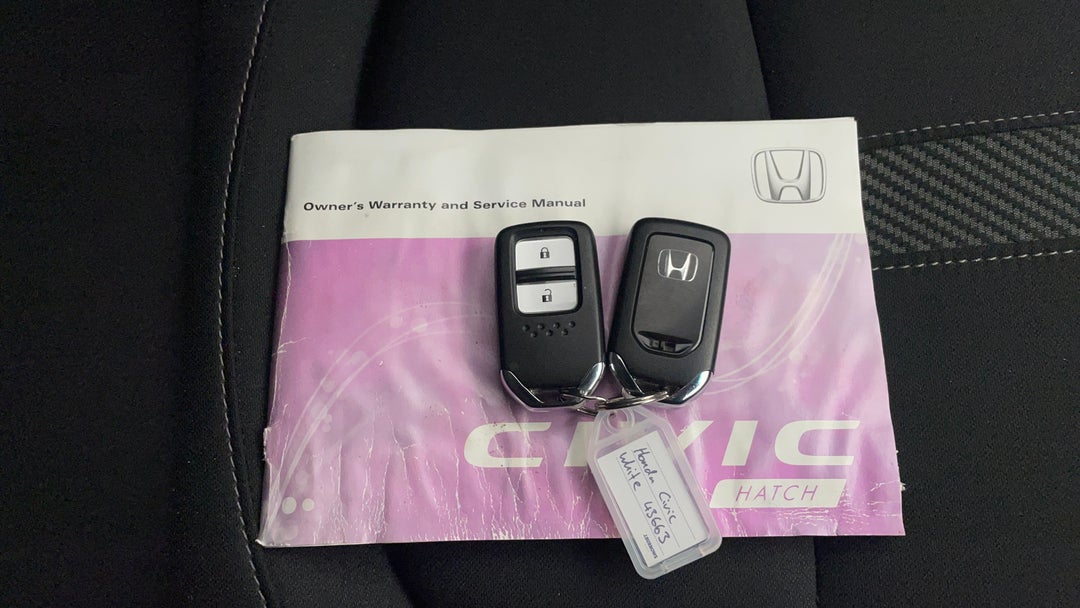 2017 Honda Civic Vti-l, Automatic, 88168 km, Key Close-up