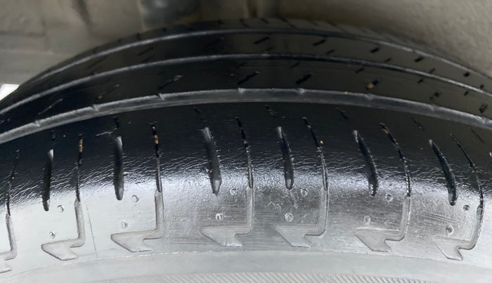 2017 Maruti IGNIS SIGMA 1.2 K12, Petrol, Manual, 31,406 km, Right Rear Tyre Tread